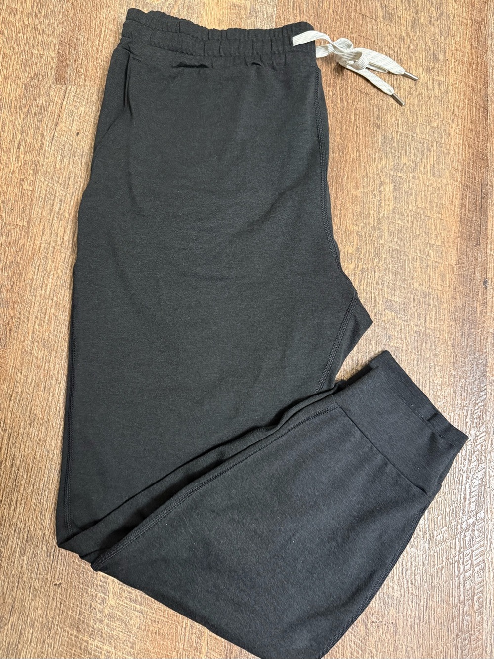 NWOT vuori Performance Jogger -110
